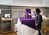 Caroline Yan Zheng. Kinetic technological artefacts as emotive agents