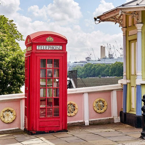Phonebox on Chelsea Bridge